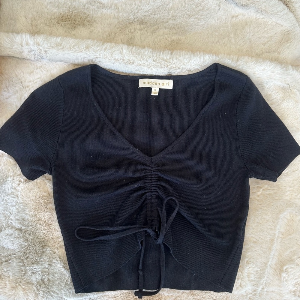 Madden Girl Black Ruched Crop Shirt